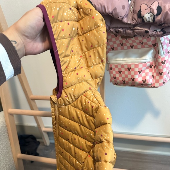 Baby Gap Yellow Gold Winter Light Puffer Jacket with Hood - Picture 4 of 7